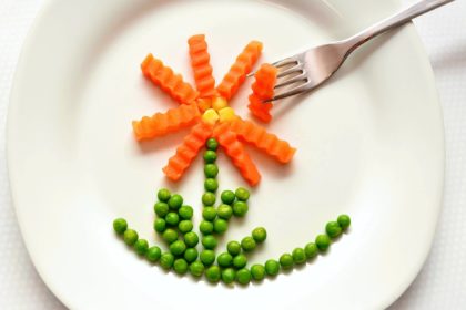fleur de légumes dans une assiette