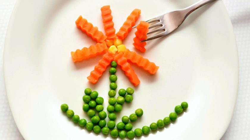 fleur de légumes dans une assiette